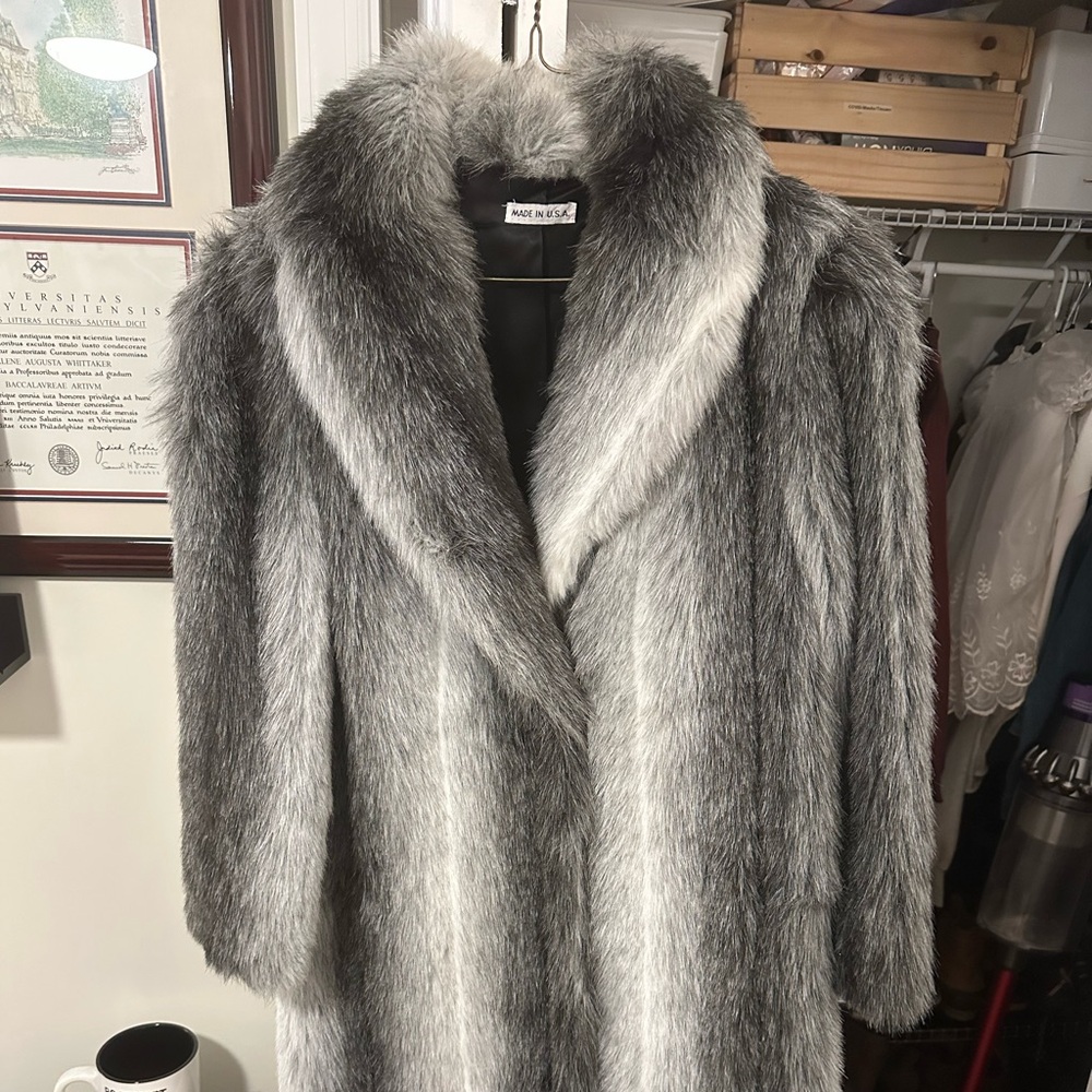 *READ FULL DESCRIPTION* - Vintage JCPenney Faux Fur Coat (age-related damage)